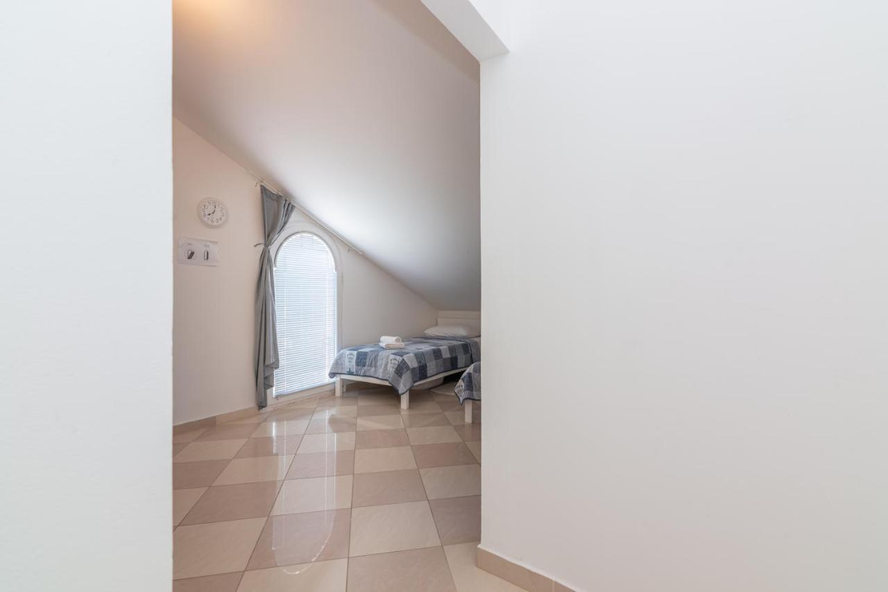 Apartment Mimoza 6, Baska, Krk Ngoại thất bức ảnh