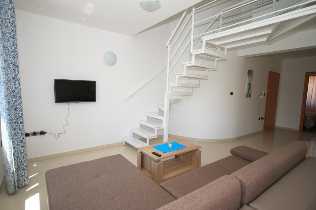 Apartment Mimoza 6, Baska, Krk Ngoại thất bức ảnh
